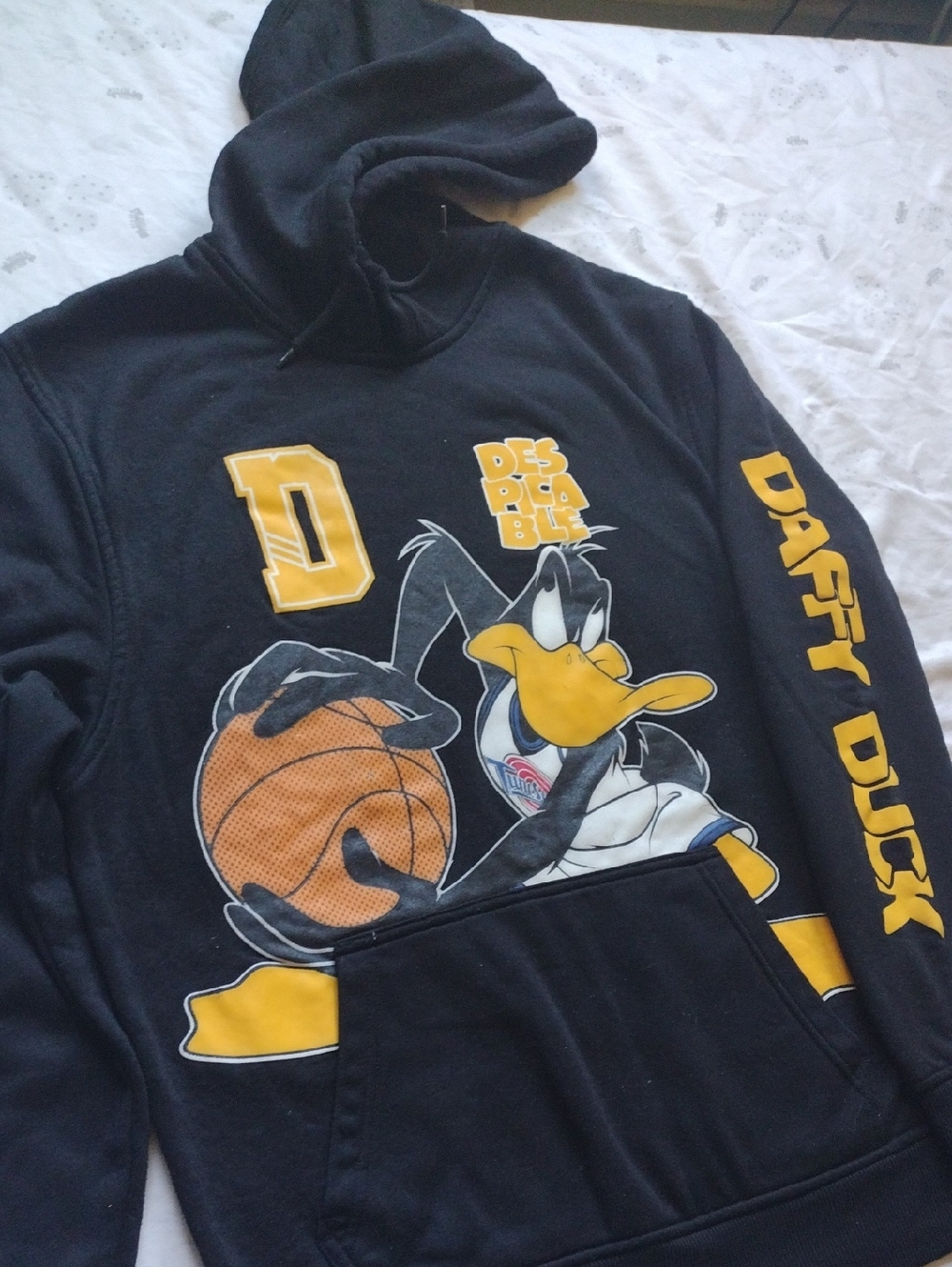 Kids Black & Yellow Daffy Duck Basketball Pullover Hoodie